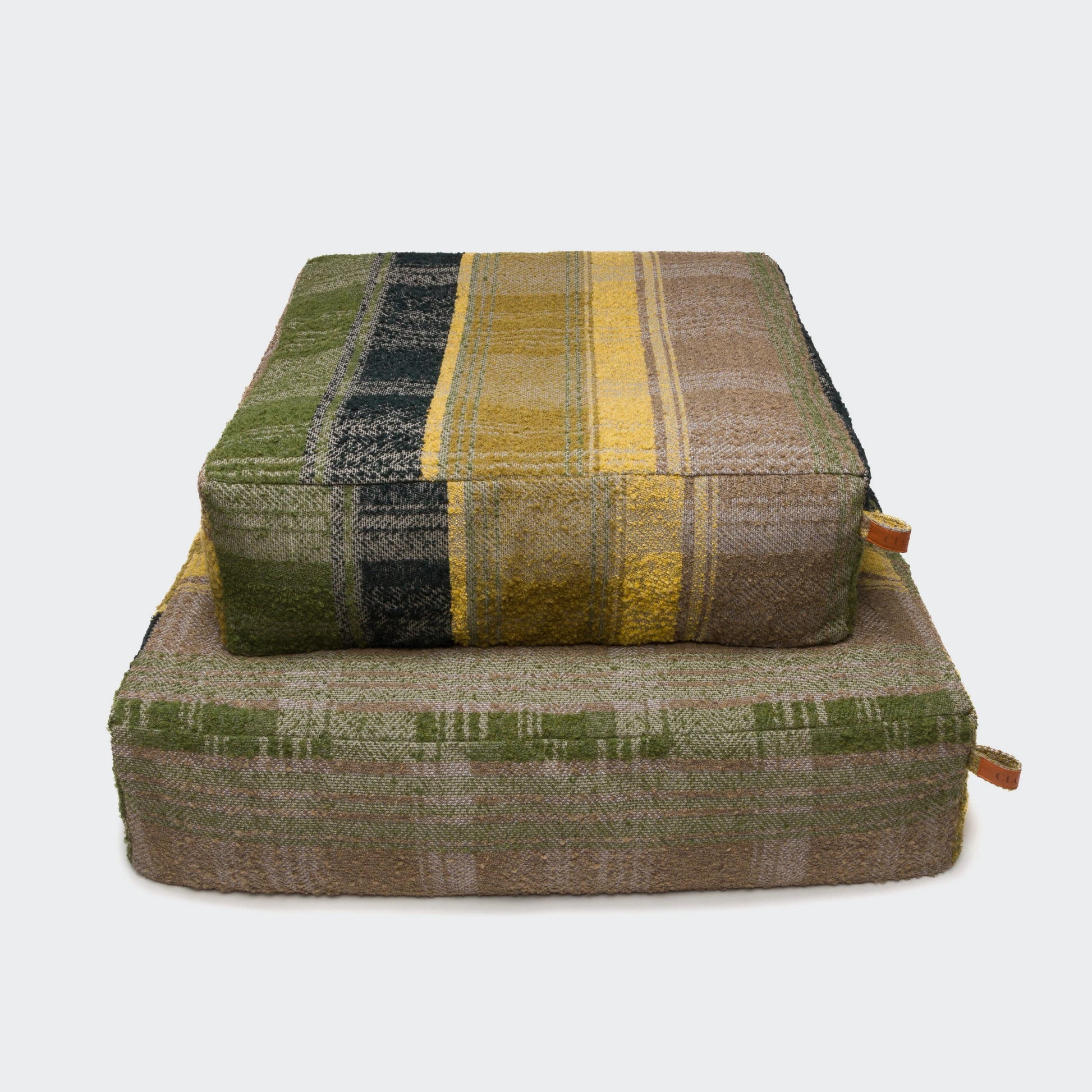 Premium cube-style dog bed with supportive filling