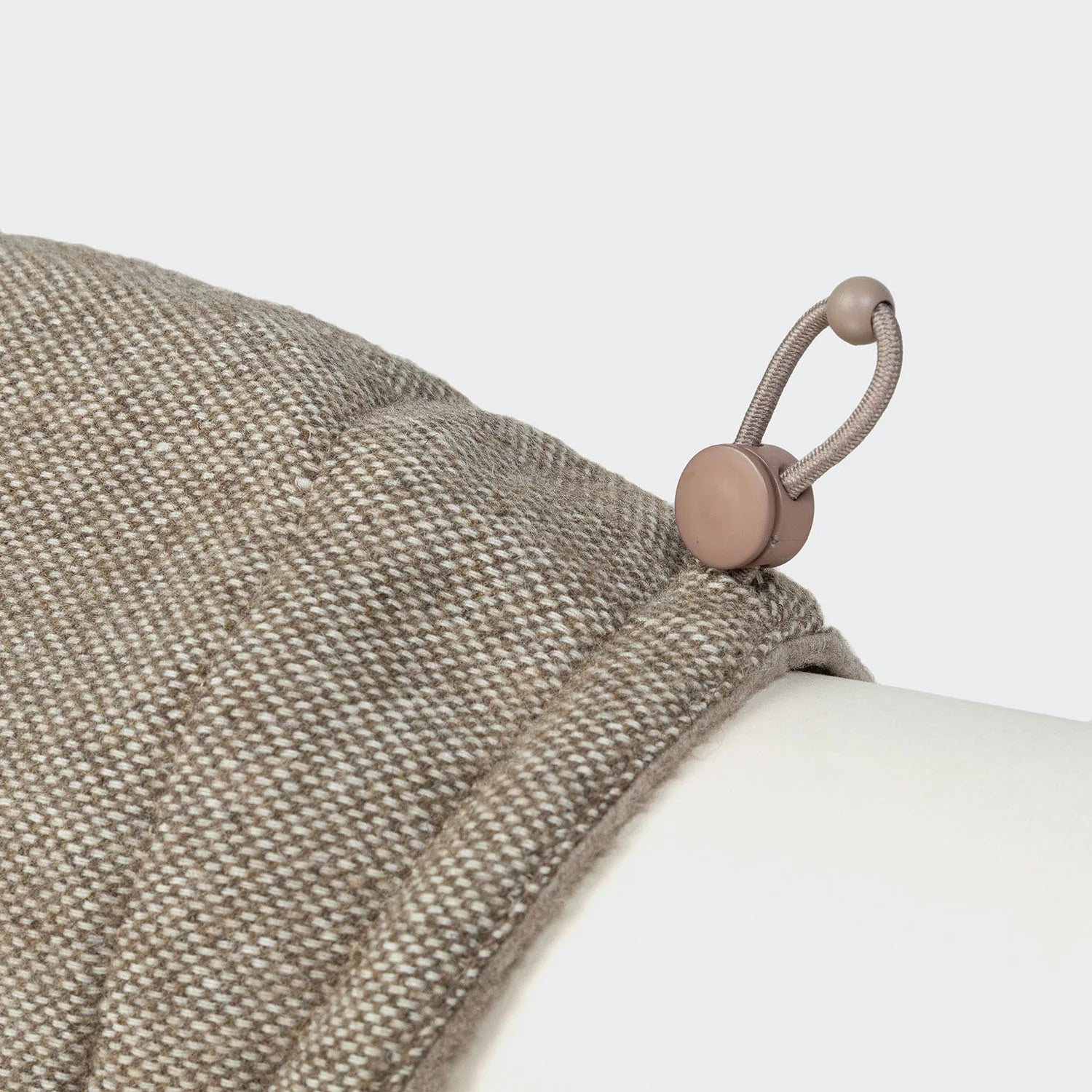 Cloud7 Brooklyn Tweed Beige dog coat suitable for autumn and winter walks.
