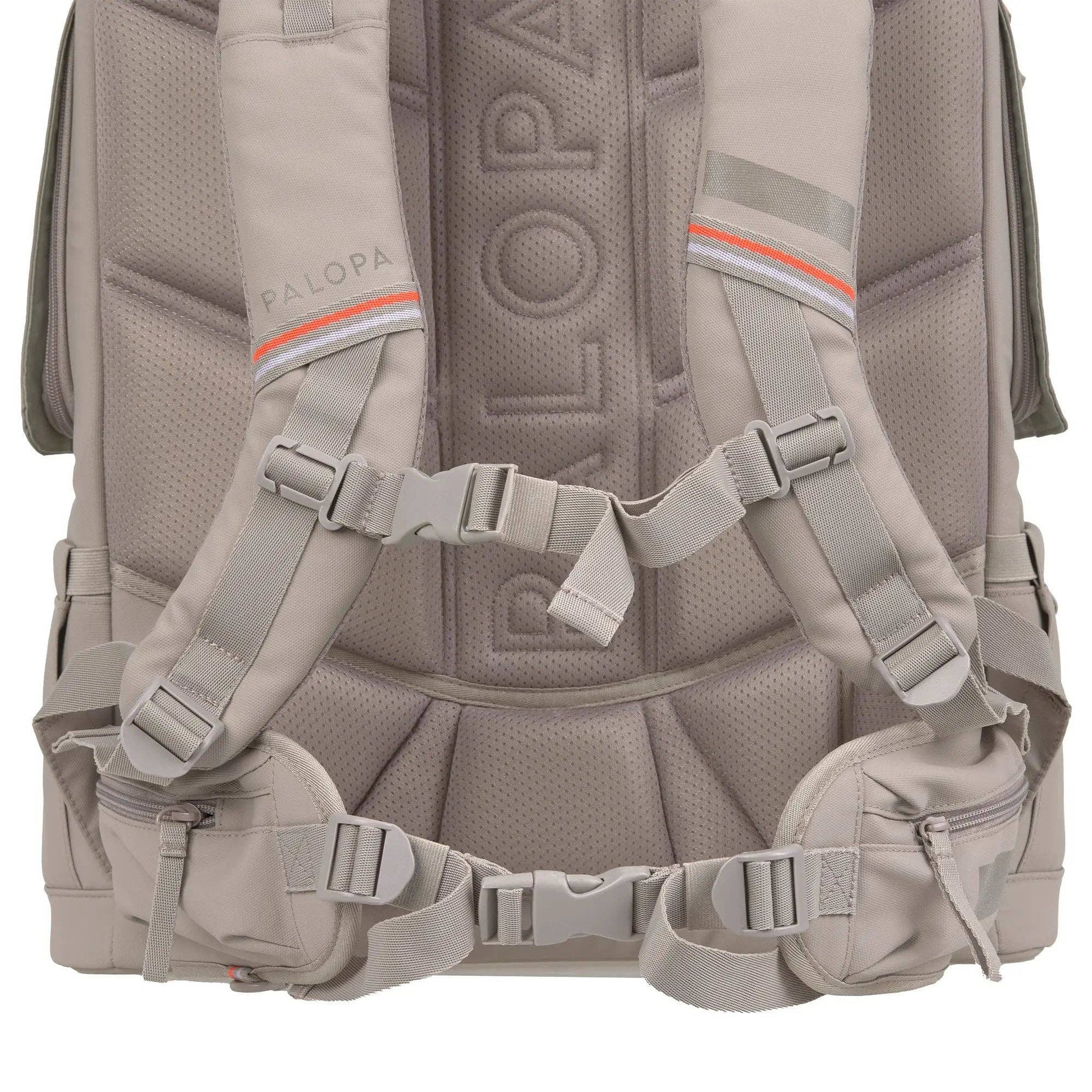 PALOPA Kari dog backpack featuring accessory storage pockets and practical travel compartments.