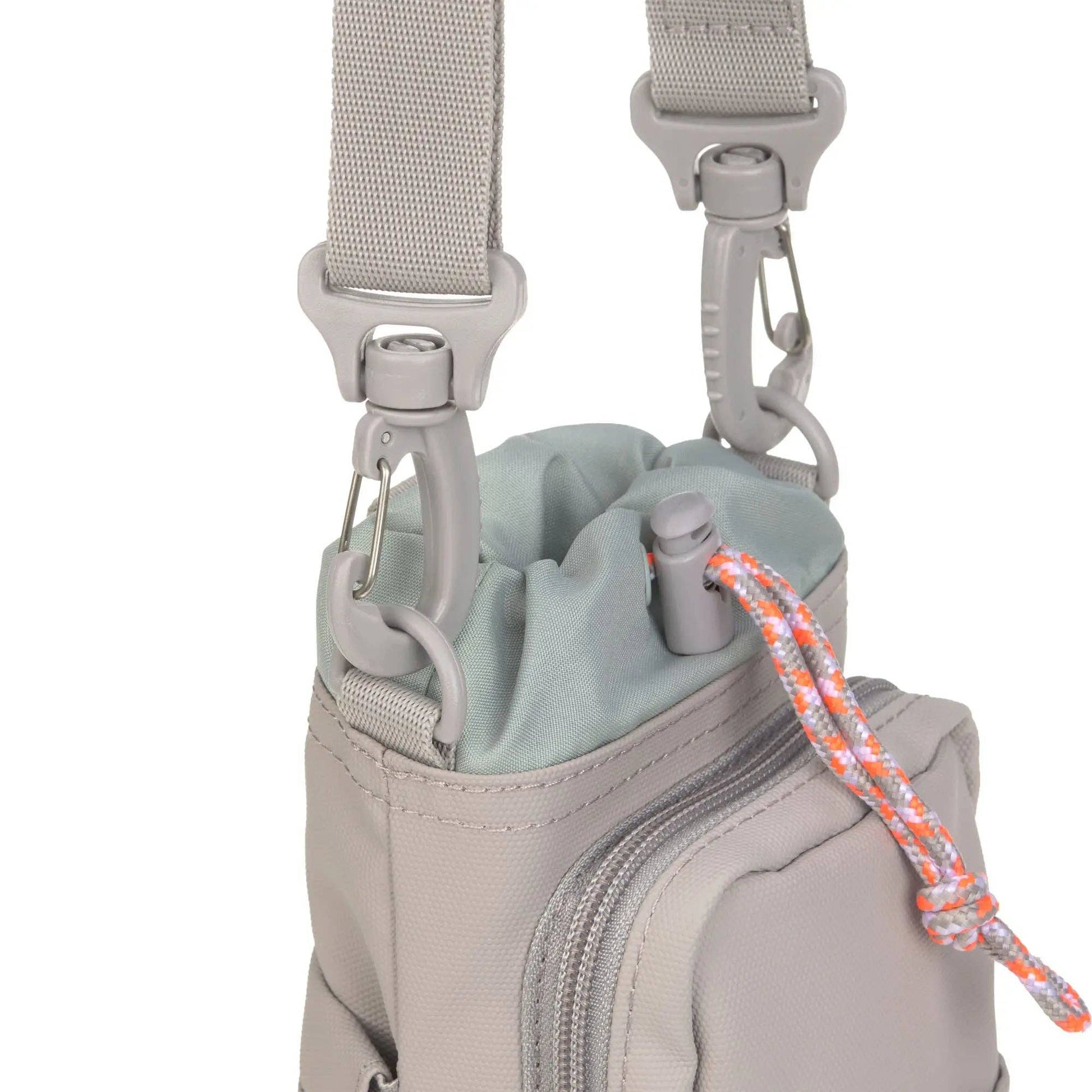 PALOPA Boudi dog training bag featuring integrated water bottle holder and washable treat compartment.