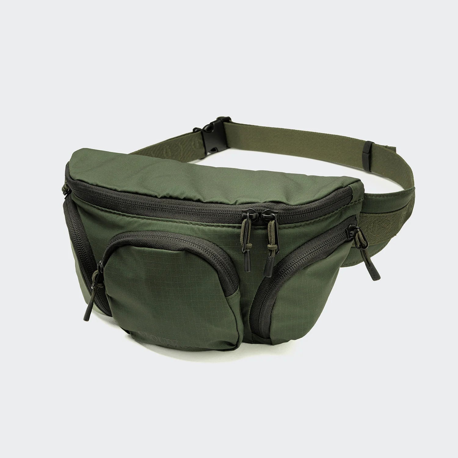 Cloud7 Belt Bag AKTIV Olive worn crossbody for dog walks, training sessions and travel.