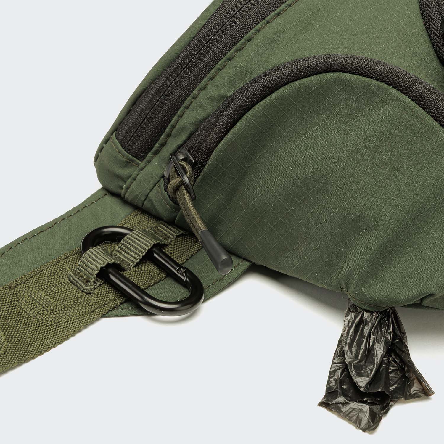 Cloud7 AKTIV Olive belt bag designed for dog walking, training and outdoor adventures.