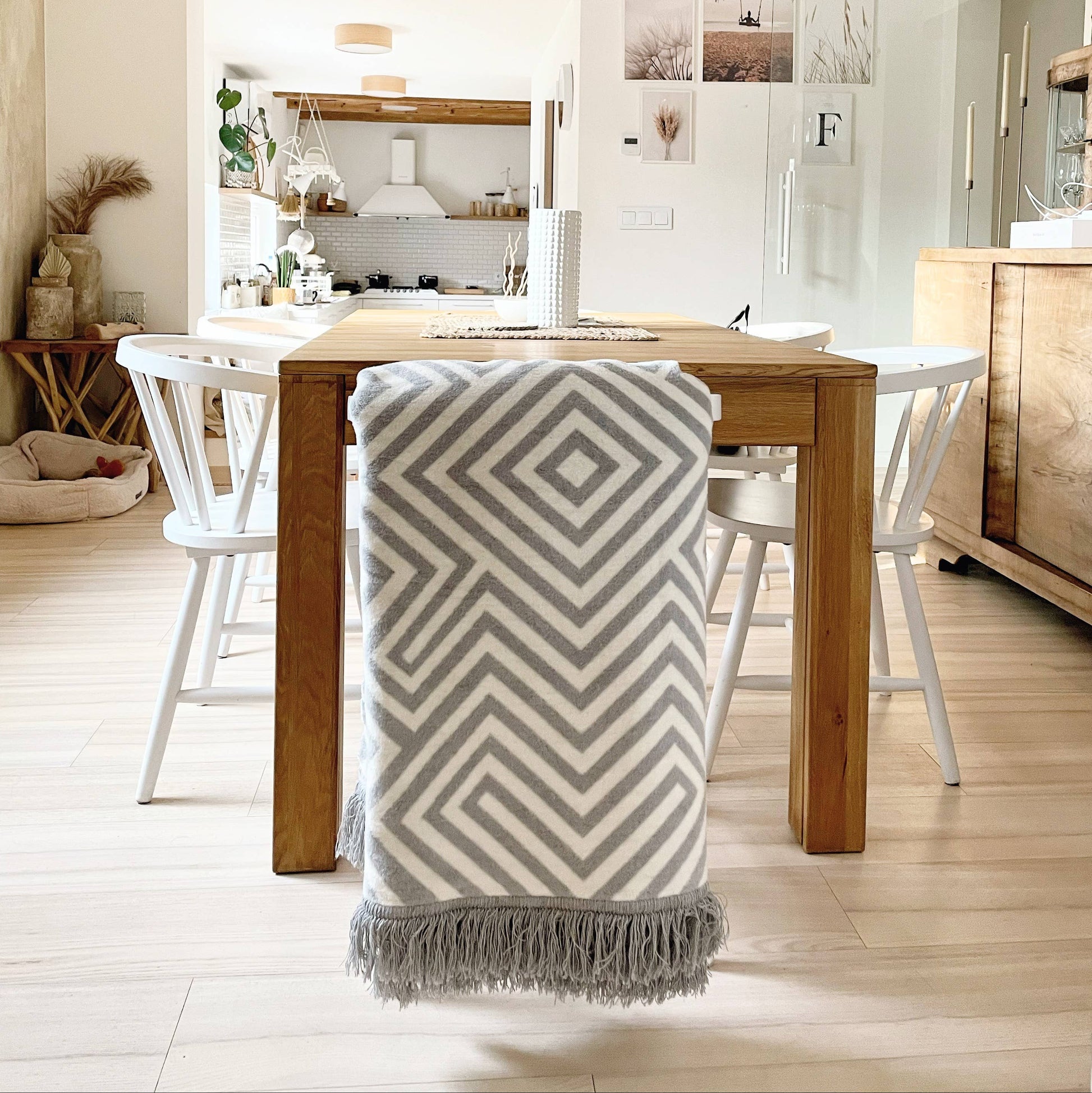 Soft 150 x 200cm Labbvenn HAAKLA home blanket made in Poland.