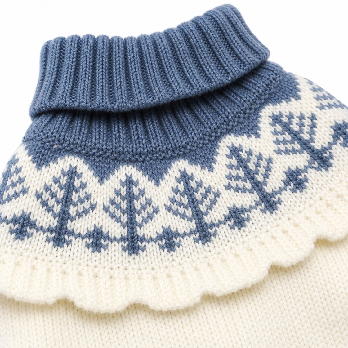 Stylish knitted dog jumper by Aristopet for everyday cold-weather wear.