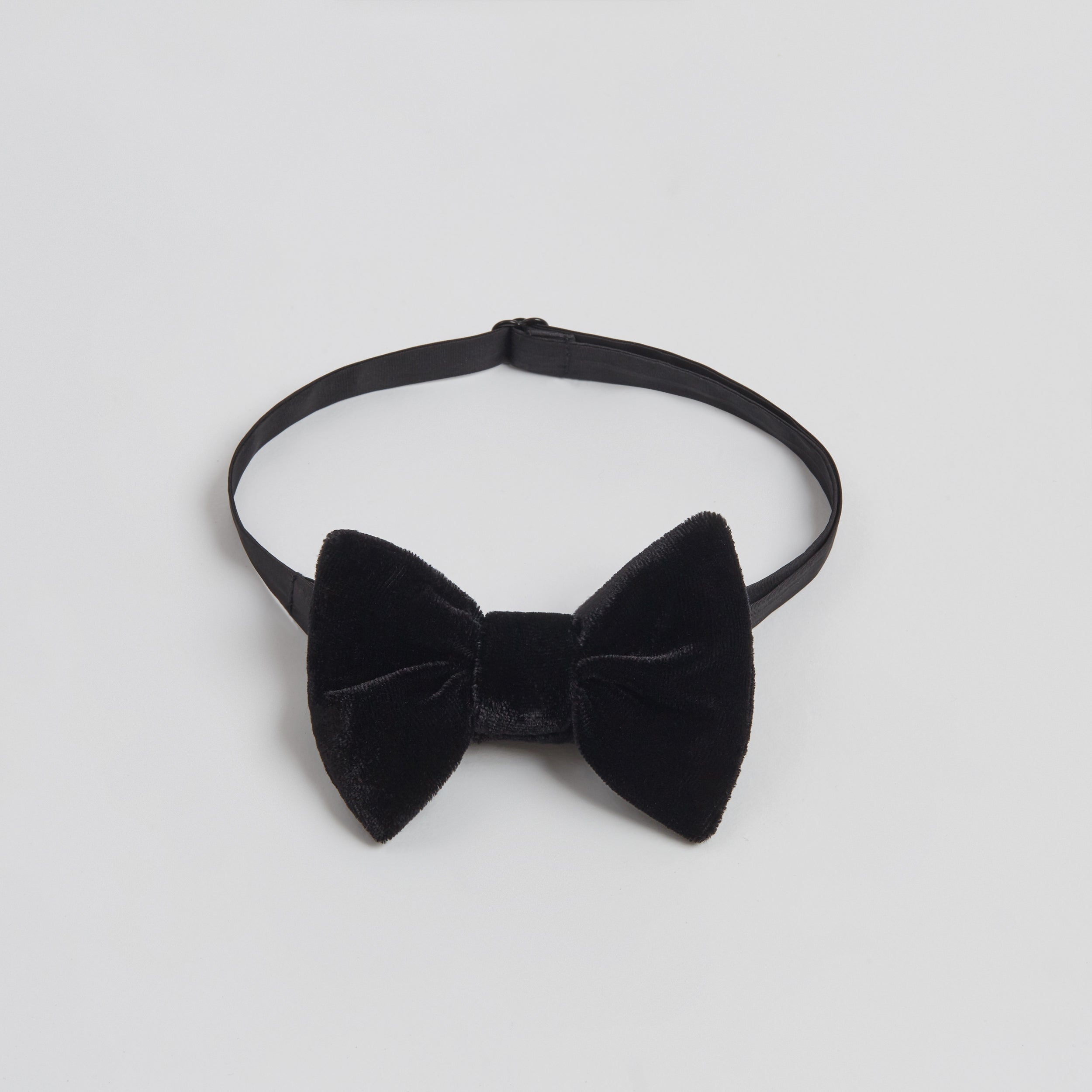 Overglam black velvet bow tie for dogs