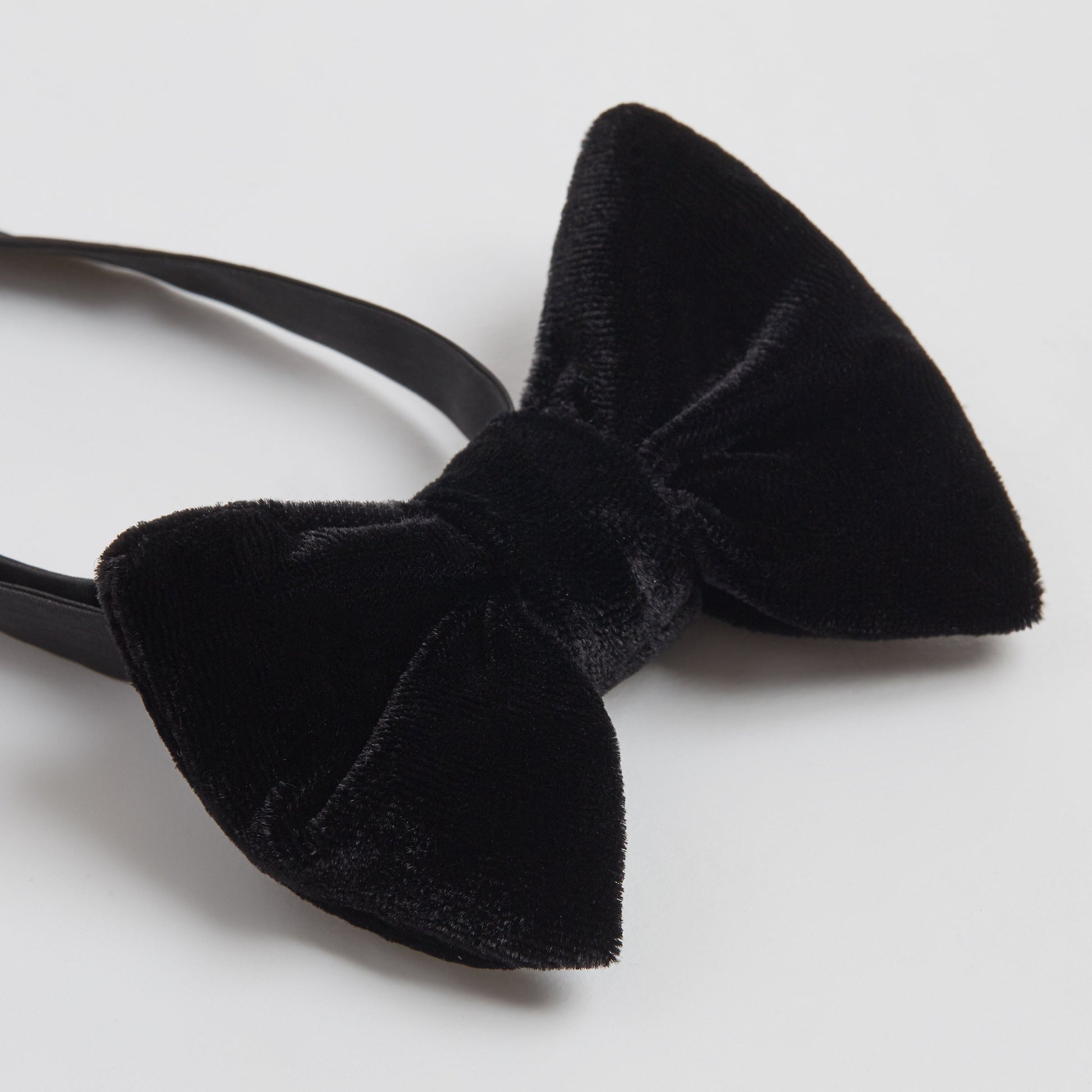 Black velvet dog bow tie by Overglam London