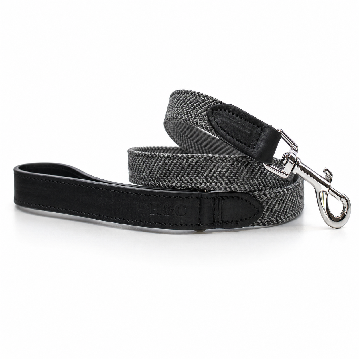 Luxury dog lead with genuine black Italian leather handle and premium Italian clasp