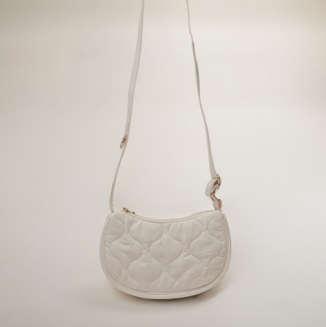 Marshmallow Quilted Walking Bag by BY TEDDY