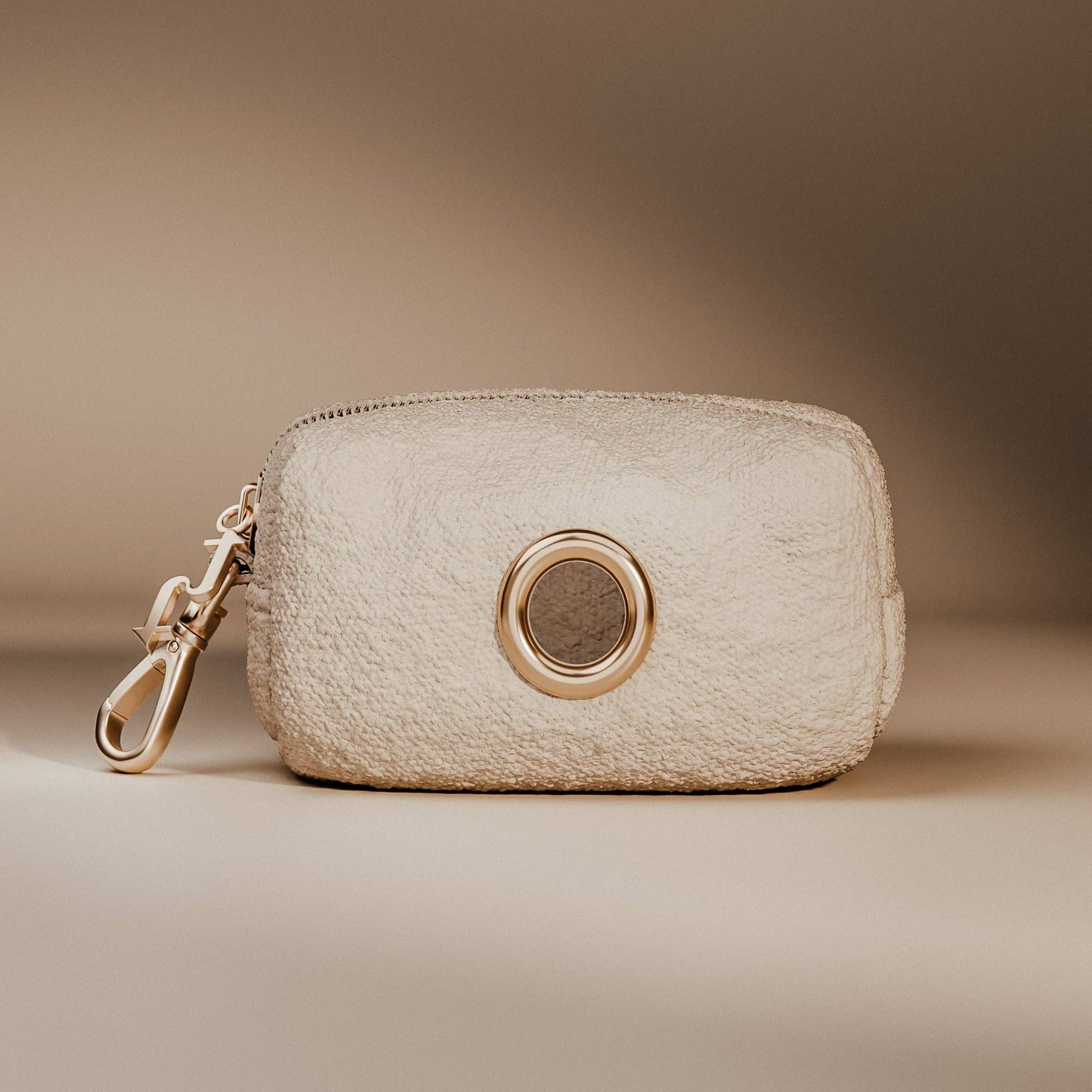 Marshmallow Bouclé organiser designed for everyday walks