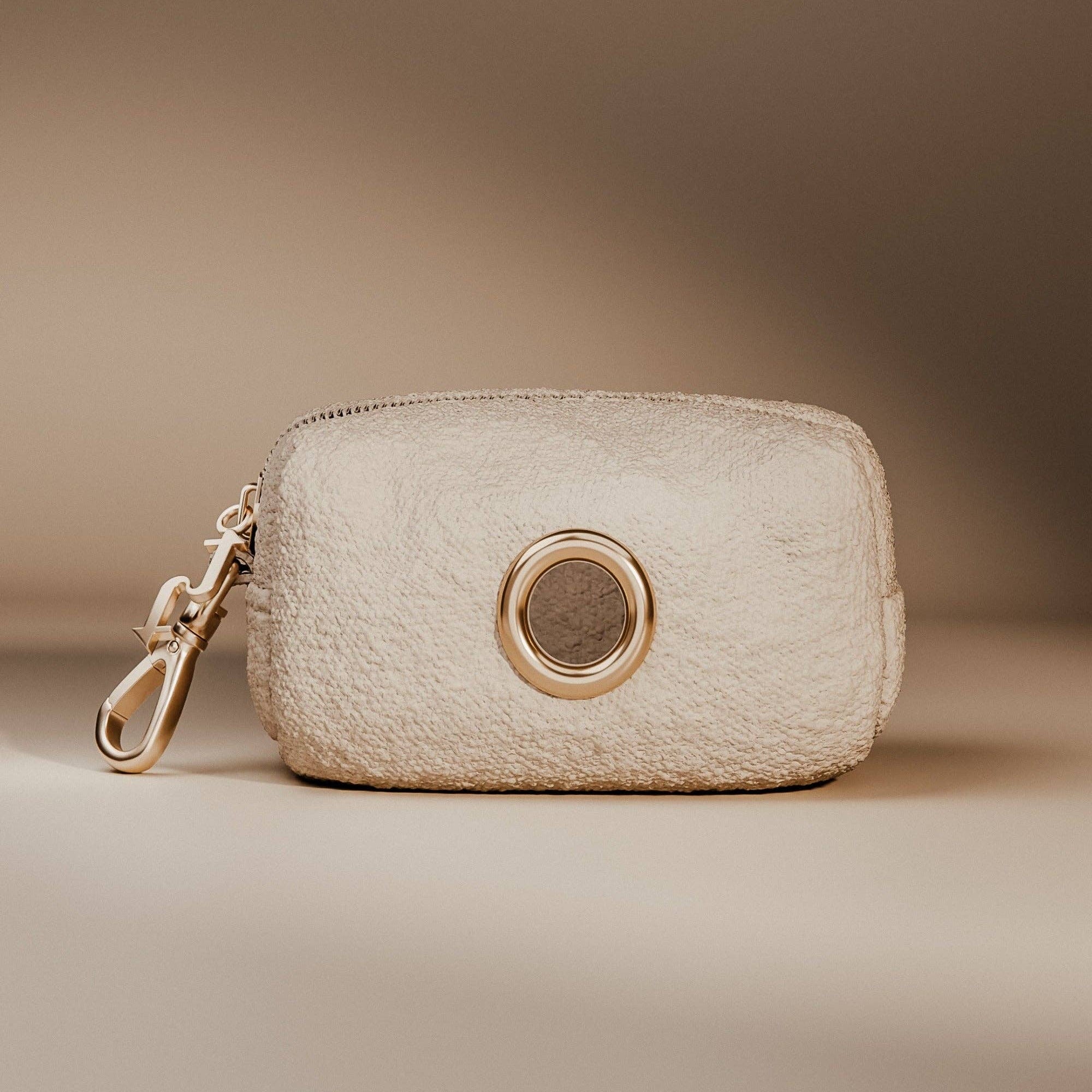 Marshmallow Bouclé organiser designed for everyday walks