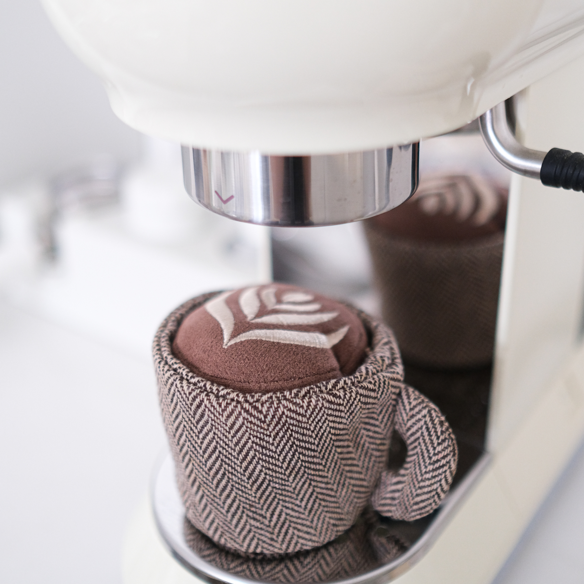 Removable latte ball inside the Latte Pop Dog Toy