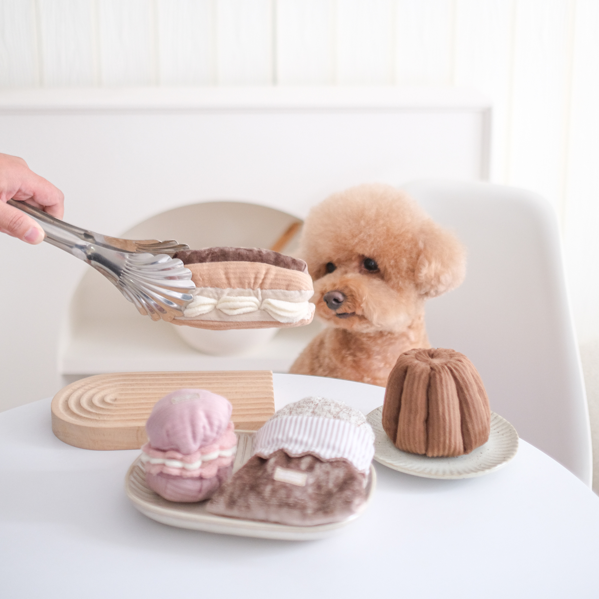 Pastry-inspired Eclair enrichment toy for dogs