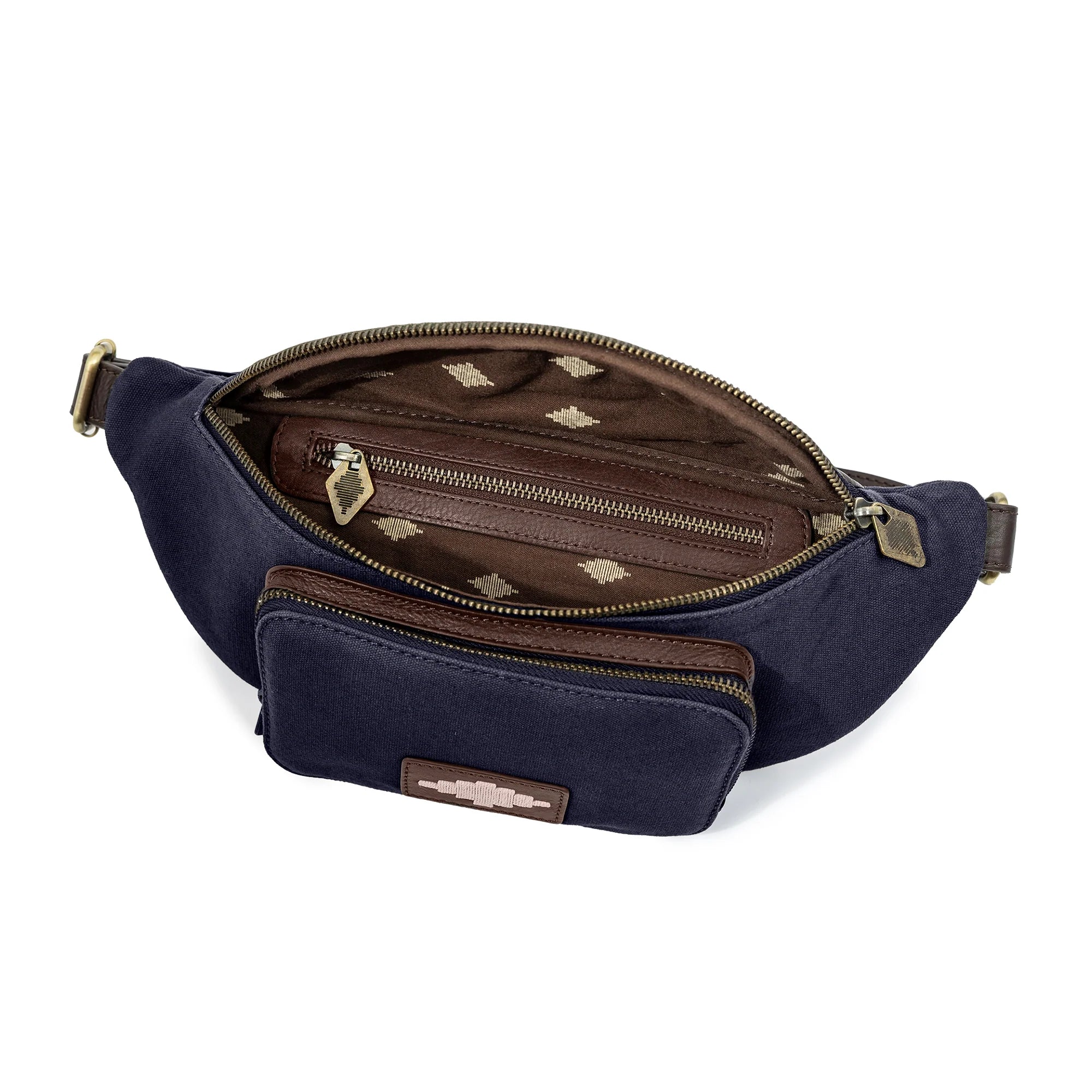 pampeano Rinonera navy hands-free crossbody bag ideal for everyday dog walks